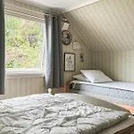 4 Bedroom Gorgeous Home In Nedre Vats * Stokka
