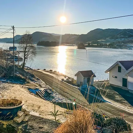 4 Bedroom Awesome In Nedre Vats