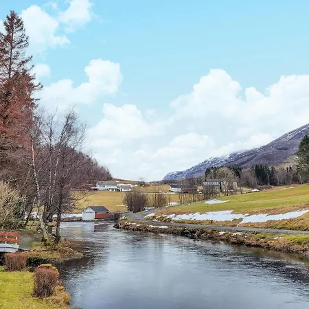 4 Bedroom Awesome In Nedre Vats