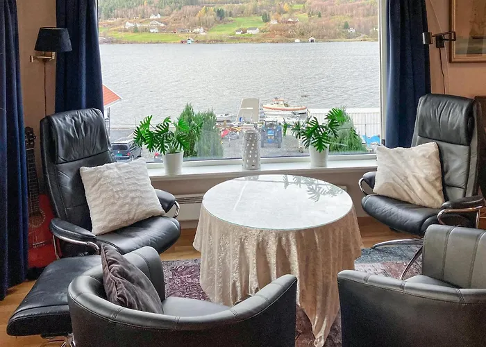 4 Bedroom Awesome In Nedre Vats *