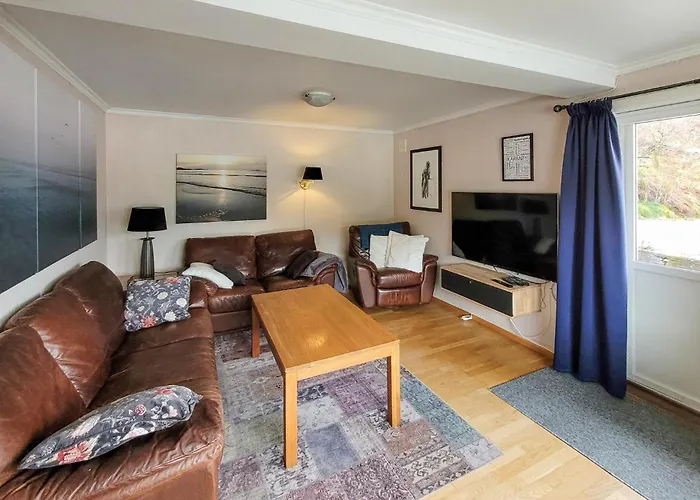 4 Bedroom Awesome In Nedre Vats Feriehus *