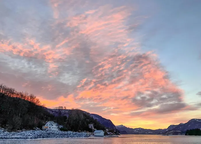 Feriehus 4 Bedroom Awesome In Nedre Vats Stokka