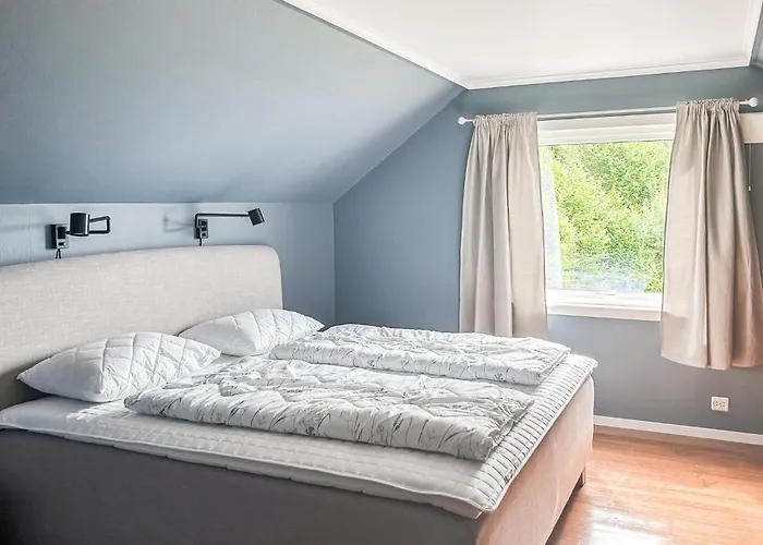 4 Bedroom Awesome In Nedre Vats * Stokka