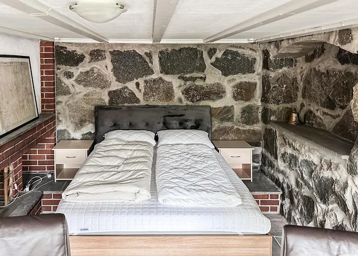 4 Bedroom Awesome In Nedre Vats Feriehus