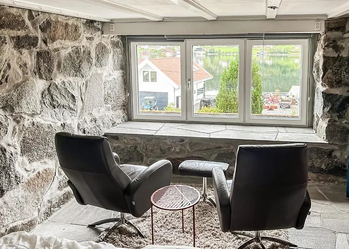 4 Bedroom Awesome In Nedre Vats *