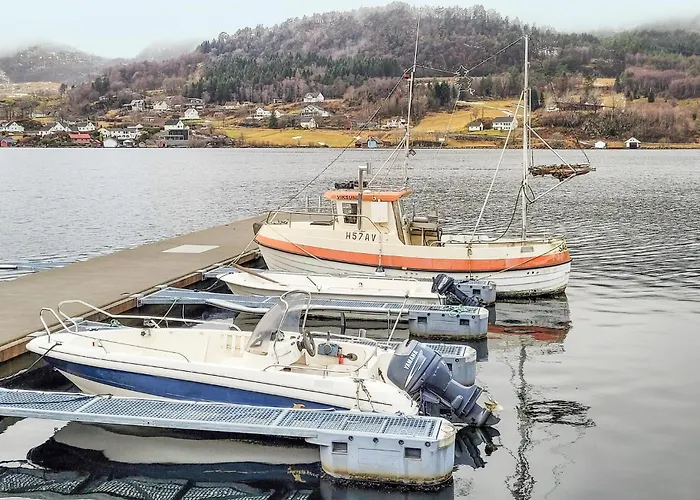 4 Bedroom Awesome In Nedre Vats Feriehus Stokka