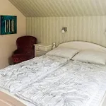 Vakantiehuis 4 Bedroom Awesome In Nedre Vats